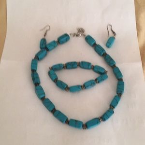 Set necklace,bracelet and earrings.